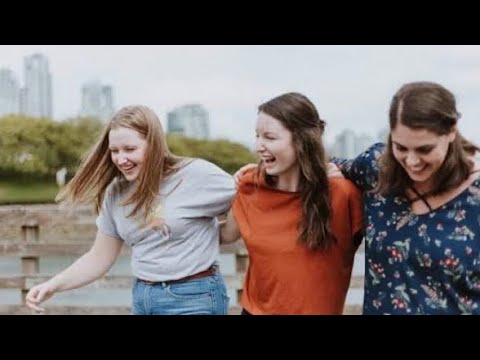 Видео: Почему все больше людей отказываются от родительства?