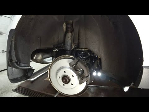 Видео: Установка задних тормозных колодок ауди Q5 правильно! Секрет на миллион.