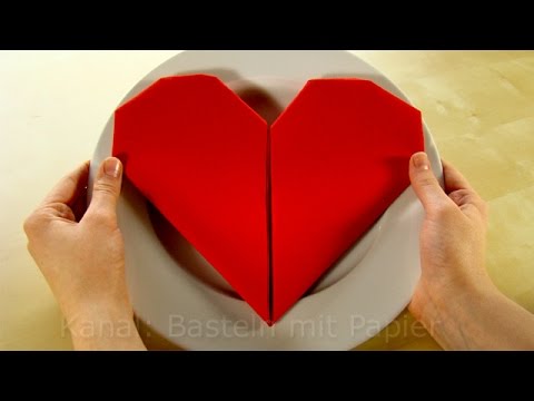 Видео: Как сложить салфетки Сердце ❤  Сердце из салфетки