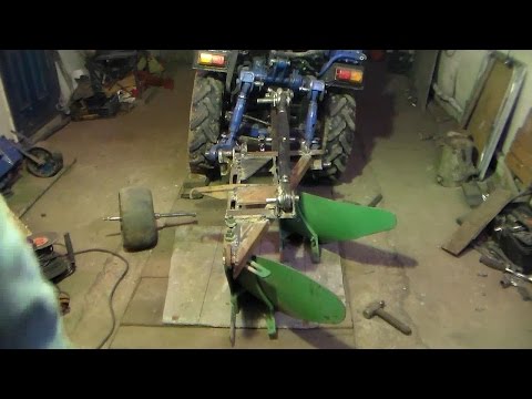 Видео: Двухкорпусный плуг самодельный