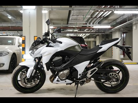 Видео: ОЧЕНЬ ПРОСТО ! Замена масла МОТОЦИКЛА на парковке ! На примере KAWASAKI Z800 #moto #motovlog