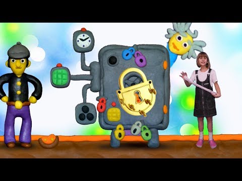 Видео: 12 Замков Дедушка спрятал СЛАЙМ в Сейф! Веселое видео для Детей Обнимашки с Машей