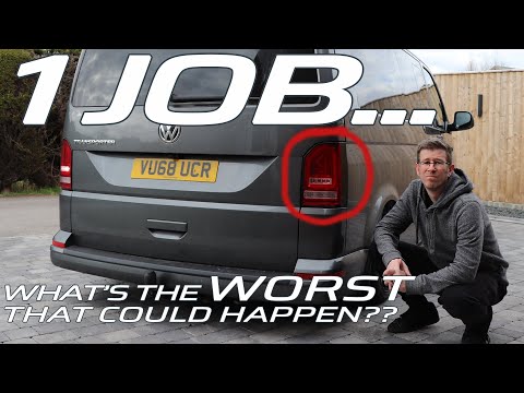 Видео: Как заставить работать оба фонаря заднего хода на Transporter T6? Или нам взорвать фургон?