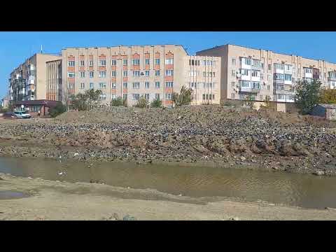 Видео: Что-то интересное происходит на речке