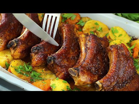 Видео: Невероятно нежные ребрышки в духовке. Очень вкусное блюдо! Ребрышки с картофелем на ужин.