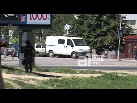 Видео: Протести пред Суд 04