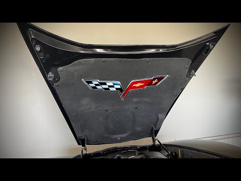 Видео: Эмблема на крыле под капотом, которую стоит установить всем любителям Corvette.