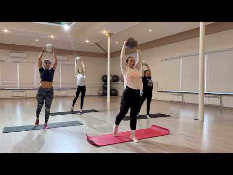 Видео: Pilates with a mini ball. Тренировка с малым мячом.