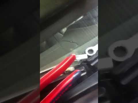 Видео: Замена уплотнителей свечных колодцев Ниссан Максима