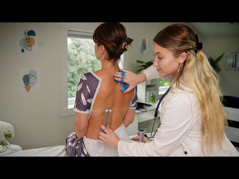 Видео: ASMR-обследование спины на Mad P | Оценка состояния позвоночника, массаж всей спины, намеренный A...