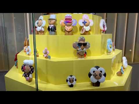 Видео: Париж на Новый год! Бесплатный музей в Париже. Dior магазин. Повсюду очереди.