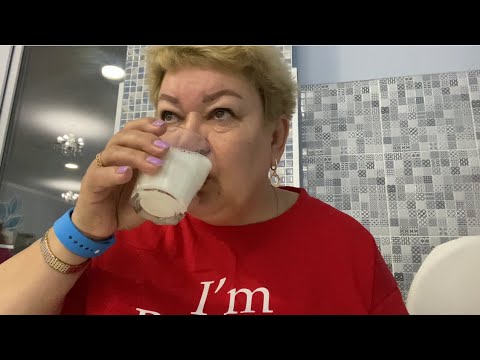 Видео: Мукбанг ГОРЯЧЕЕ МОЛОКО на ЗАВТРАК! Аутфит на ОТДЫХЕ! #мамаотличника #мукбанг #аутфиты