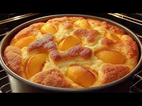 Видео: Каждая швейцарская бабушка печёт этот пирог летом! Такой лёгкий и влажный!