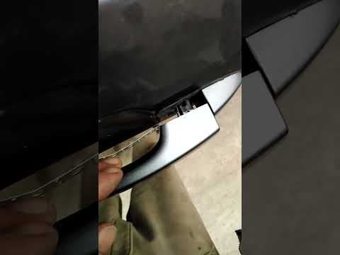 Видео: как открыть дверь со сломанной ручкой и защитой от детей на лада веста