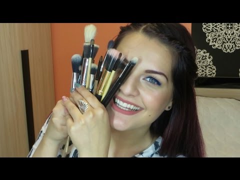 Видео: Как да почистваме четките и гъбите си за грим?!