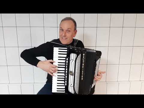 Видео: Представление о Париже! Соло на аккордеоне