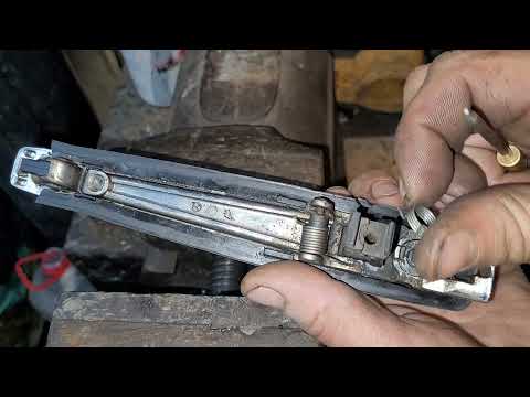 Видео: Замок#w123# замерзает личинка#разбираю смазываю#личинка замка водительской двери#mercedes#w123