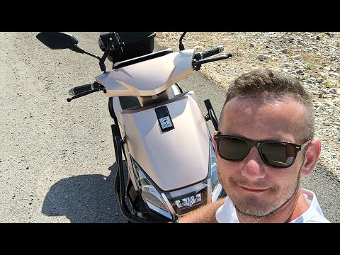 Видео: Катаюсь на электроскутере Falcon где то в Турции.