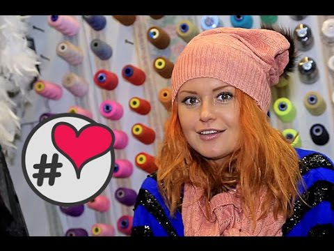 Видео: Шапка и шарф из старого свитера / Таня Чекиш в рубрике #римейк