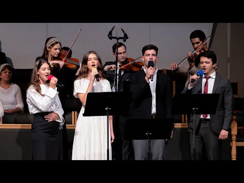 Видео: Пение «Чем могу Твою милость измерить» - Евника, Абигел, Филипп и Марк