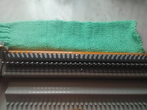 Видео: Вязание на машинке Ивушка, по кругу гладью. видео урок