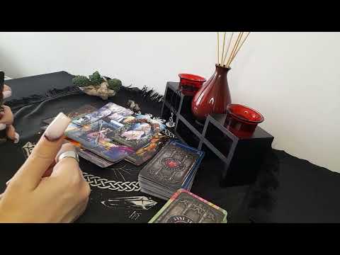 Видео: 4 Королевы: Как Вас Видит Загаданный Человек? Что Думает о Вас?!