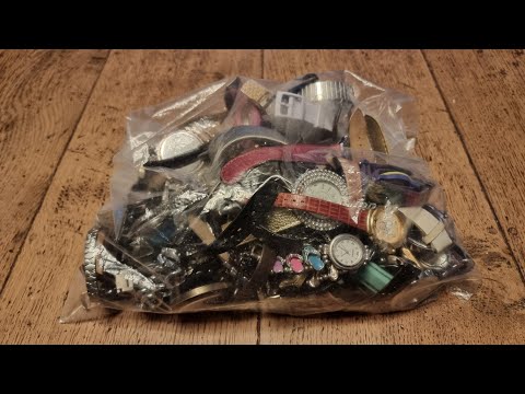 Видео: Я заплатил 10 фунтов за эту сумку с часами, посмотрим, что мы получим.