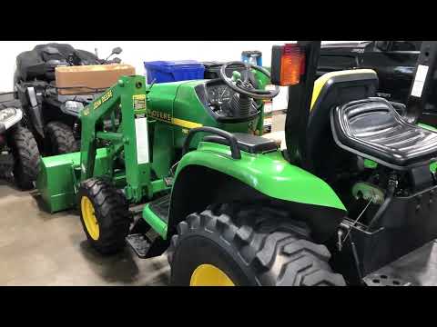 Видео: John Deere 4200: использование на высоком уровне