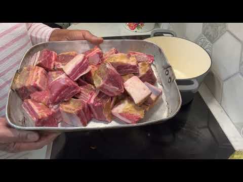 Видео: Воскресный ужин в стиле «душевная еда» с говяжьими ребрышками и макаронами с сыром!