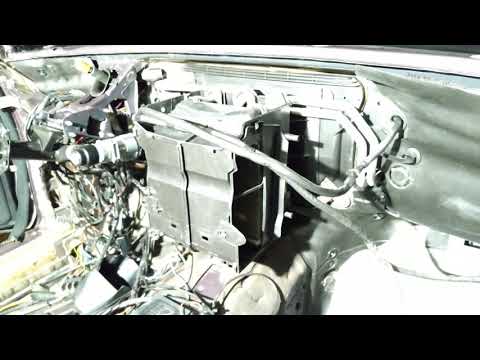 Видео: W 124 Демонтаж корпуса отопителя ч. 1