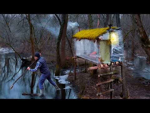 Видео: ДОМ НА ДЕРЕВЕ ИЗ СТРЕЙЧ ПЛЕНКИ | ДОБЫЛ ОГОНЬ БЕЗ СПИЧЕК, ЛЕСНУЮ ПИЩУ и КЛЕНОВЫЙ СИРОП