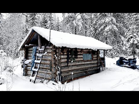 Видео: ЗАБРАЛИСЬ В ТАЙГУ на ДВА ДНЯ / РЫБАЛКА, ВКУСНЫЙ УЖИН и НОЧЁВКА В ИЗБЕ