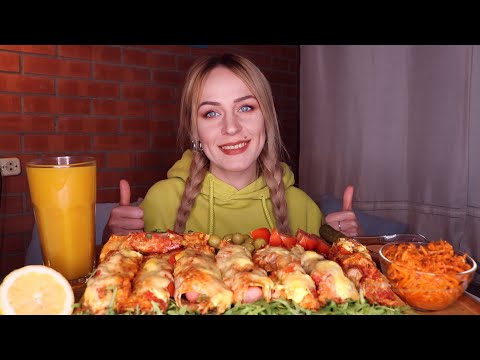 Видео: MUKBANG | Запеченные в лаваше сосиски и фарш | Sausages and minced meat baked in pita bread не ASMR