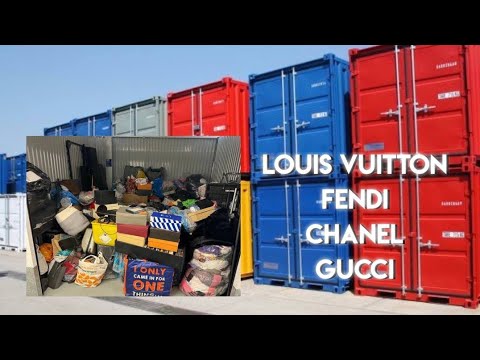 Видео: Нашли дорогие вещи в мусорном контейнере