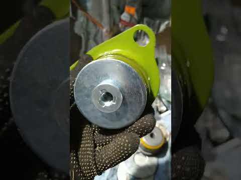 Видео: Обзор салин блоков переднего под рамника и их виды Audi 100 c 4 2.8 Quattro