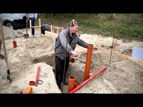 Видео: Фундамент УШП. За 1 ДЕНЬ развели канализацию. Ввод воды и электрики. Дом с видом на миллион! 2Серия