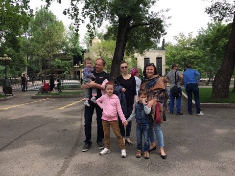 Видео: Прогулка в парке Горького Алматы  21 05 2017