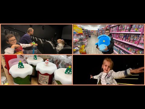 Видео: Vlog 🇩🇪: Завтрак🍳/Новогодний декор в магазинах 🎄/Едем с семьёй на мультик📺