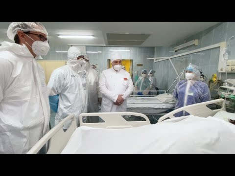 Видео: Лукашенко: Девчата, вы тоже болели? Сильно? || Красная зона. Минская областная клиническая больница