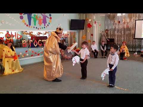 Видео: Осенний праздник  в старшей логопедической группе "Почемучки"
