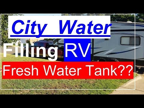 Видео: Резервуар пресной воды RV переполнен | Городская вода наполняет резервуар для пресной воды