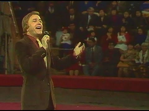 Видео: «ЕСЛИ ЕСТЬ ЛЮБОВЬ». Исполняет Евгений Мартынов (муз. Е.Мартынова, сл. М.Пляцковского).