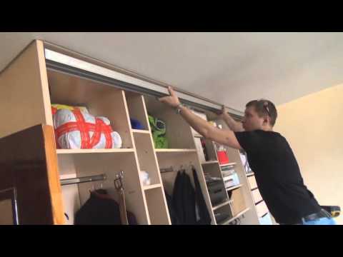 Видео: Монтаж дверей "купе"
