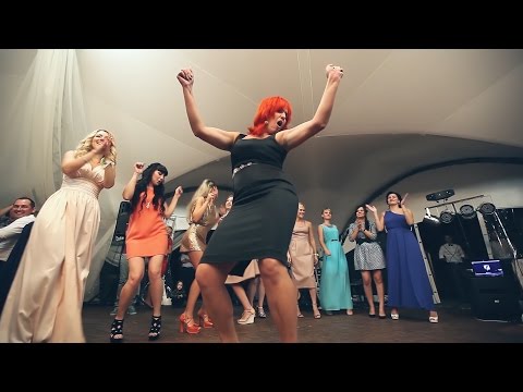 Видео: 10 УБОЙНЫХ ДЕВУШЕК И ИХ СТРАШНЫЕ ТАНЦЫ НА СВАДЬБЕ #танцы #страшныетанцы