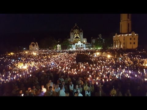 Видео: Неймовірне відео багатотисячної прощі до Зарваниці на місце появи Богородиці