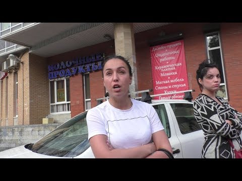 Видео: Санкт-Петербург. Гордые фифы вызвали на подмогу быка и настояли держать словесный пароль.