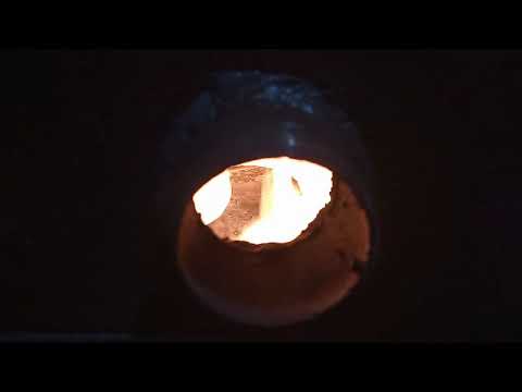 Видео: Простая но очень эффективная горелка на отработке. Oil burner awesome.