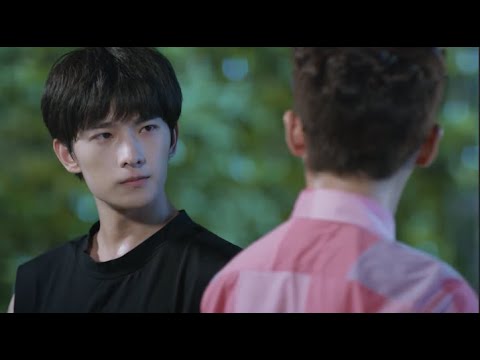 Видео: Над ней издевался подонок, и президент тут же помог ей победить этого человека.