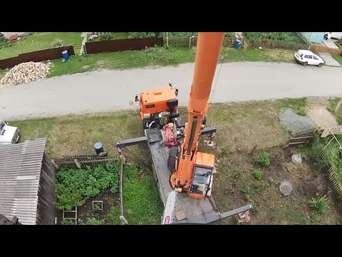 Видео: Пилю большую сосну с краном