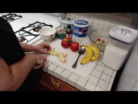 Видео: Простой и вкусный фруктовый салат к праздникам